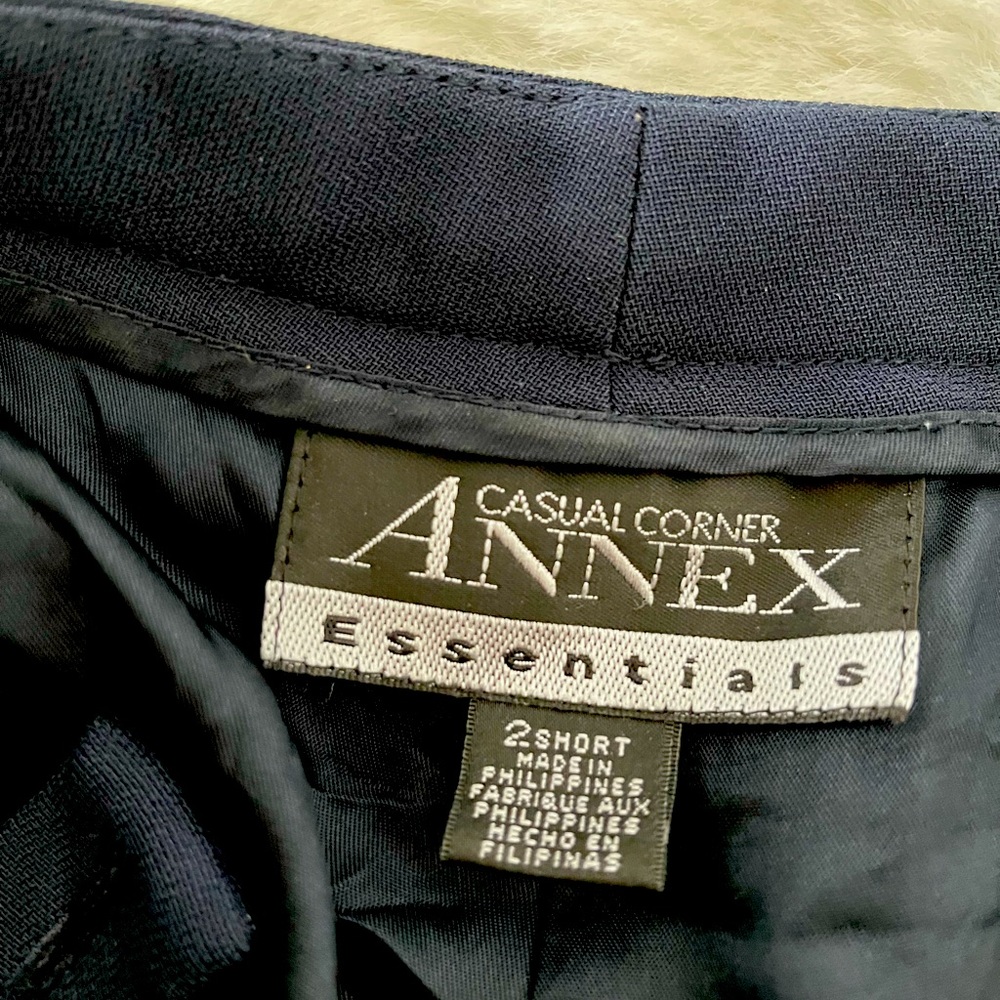 Causal Corner Annex Essential navy blue trousers